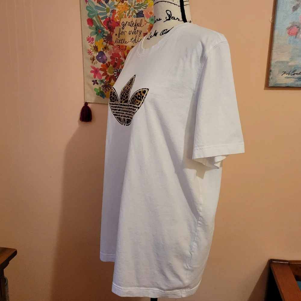 Adidas Trefoil Leopard Print Unisex Tee, Men's L, Women's XL, EUC, Extra Clean